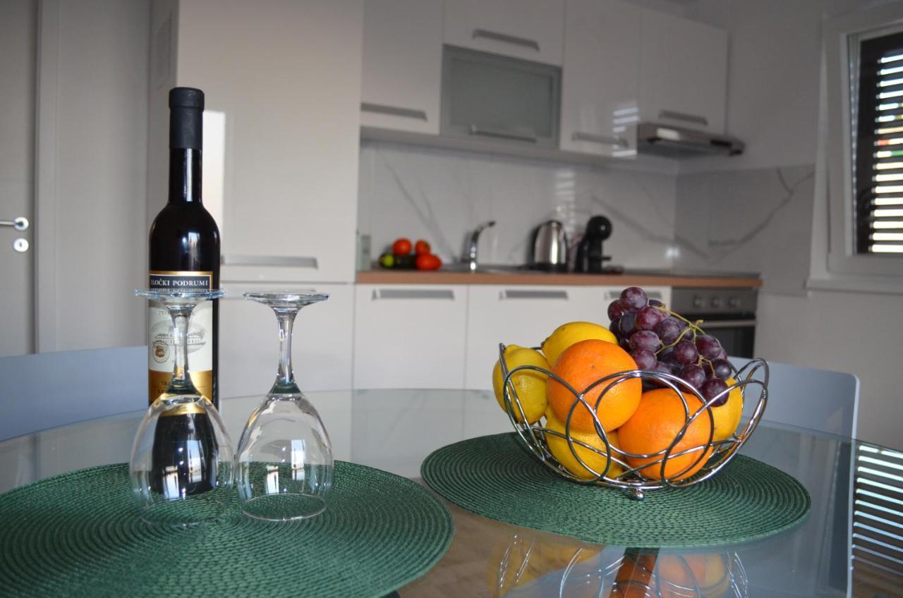 Apartmani V&V - New Apartments Муртер Екстериор снимка